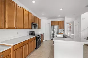 31403 Bridgegate Dr, Wesley Chapel, FL 33545 - Photo 17