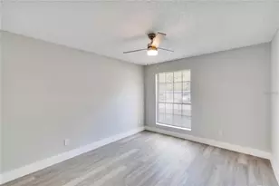 8718 Mallard Reserve Dr, Tampa, FL 33614 - Photo 15