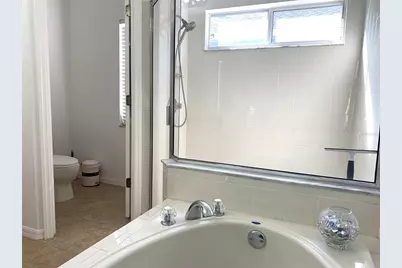 8408 Canterbury Lake Boulevard, Tampa, FL 33619 - Photo 17