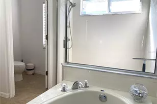 8408 Canterbury Lake Blvd, Tampa, FL 33619 - Photo 17