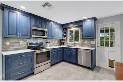 2529 Sunset Drive, Largo, FL 33770 - Photo 5