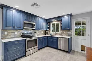 2529 Sunset Dr, Largo, FL 33770 - Photo 5