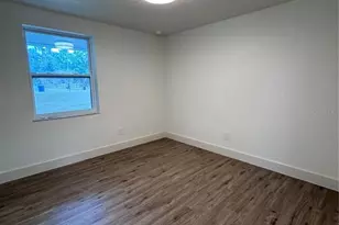 2933 Stearns Rd, Valrico, FL 33596 - Photo 9