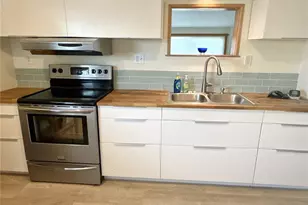 340 Mt Oak Ave NE, Saint Petersburg, FL 33702 - Photo 17