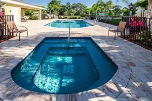 5064 Royal Palms Wy, New Port Richey, FL 34652 - Photo 5