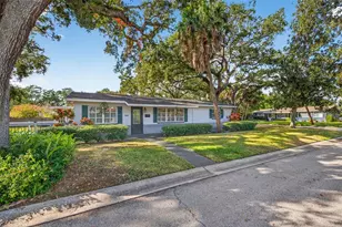 2880 81st St N, Saint Petersburg, FL 33710 - Photo 23