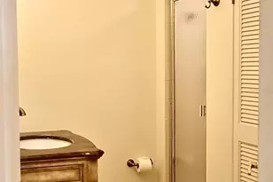 4230 Arborwood Ln, Tampa, FL 33618 - Photo 15