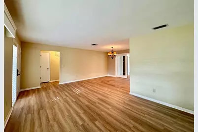 2060 Attache Court, Clearwater, FL 33764 - Photo 7