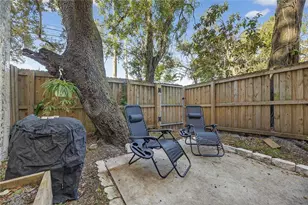 5601 Ashley Oaks Dr, Tampa, FL 33617 - Photo 27