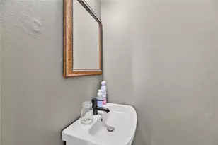 5601 Ashley Oaks Dr, Tampa, FL 33617 - Photo 25