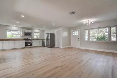 140 89th Avenue NE, Saint Petersburg, FL 33702 - Photo 7