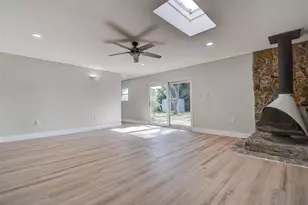 140 89th Ave NE, Saint Petersburg, FL 33702 - Photo 13