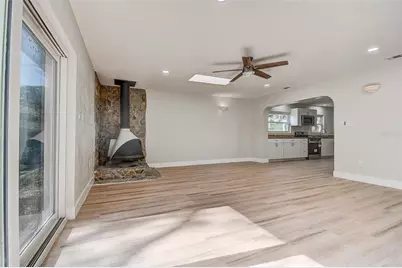 140 89th Avenue NE, Saint Petersburg, FL 33702 - Photo 15