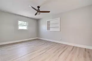 140 89th Ave NE, Saint Petersburg, FL 33702 - Photo 21