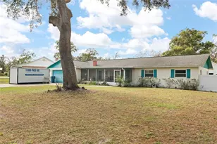 4871 Mockingbird Dr, Dade City, FL 33523 - Photo 13