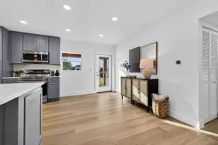 4623 Carson St NE, Saint Petersburg, FL 33703 - Photo 9