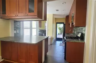 3026 Burlington Ave N, Saint Petersburg, FL 33713 - Photo 9