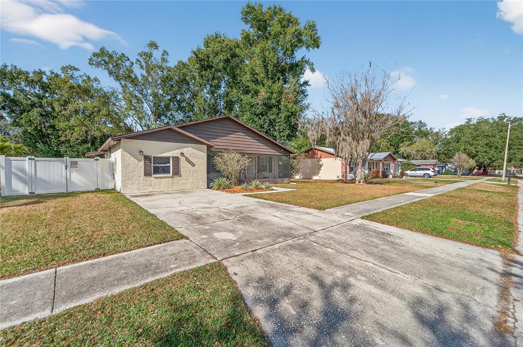 632 Swiss Dr main architectural view
