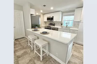 7107 Mount Essex Drive NE #520, Saint Petersburg, FL 33702 - Photo 3