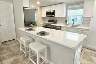 7107 Mt Essex Dr NE, Saint Petersburg, FL 33702 - Photo 3