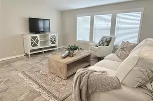7107 Mt Essex Dr NE, Saint Petersburg, FL 33702 - Photo 7