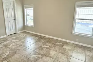 7107 Mt Essex Dr NE, Saint Petersburg, FL 33702 - Photo 17