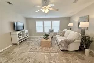 7107 Mt Essex Dr NE, Saint Petersburg, FL 33702 - Photo 5