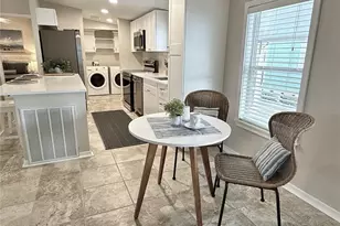 7107 Mt Essex Dr NE, Saint Petersburg, FL 33702 - Photo 11