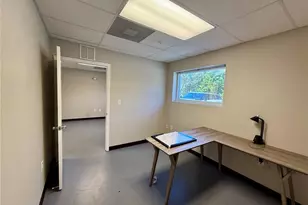 6612 26th Ct E, Sarasota, FL 34243 - Photo 7