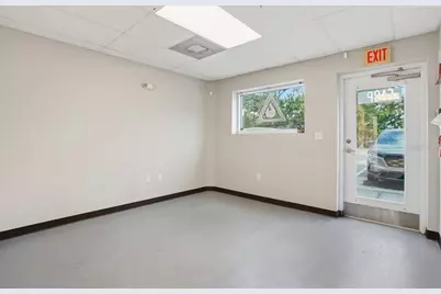 6612 26th Court E, Sarasota, FL 34243 - Photo 5