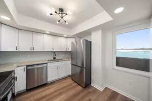 5200 Brittany Dr S, Saint Petersburg, FL 33715 - Photo 15