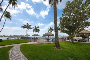5200 Brittany Dr S, Saint Petersburg, FL 33715 - Photo 29