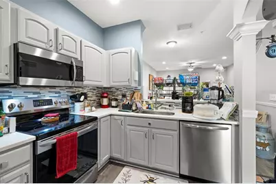 11231 Kapok Grand Circle, Saint Petersburg, FL 33708 - Photo 3