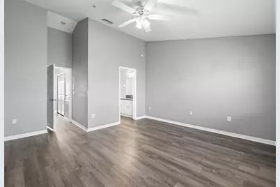 11231 Kapok Grand Circle, Saint Petersburg, FL 33708 - Photo 23