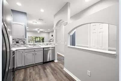 11231 Kapok Grand Circle, Saint Petersburg, FL 33708 - Photo 7