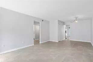 4920 Locust St NE, Saint Petersburg, FL 33703 - Photo 5