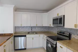 2233 Springwood Cir W, Clearwater, FL 33763 - Photo 5