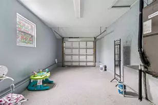 520 Freeport Ave N, Saint Petersburg, FL 33702 - Photo 27