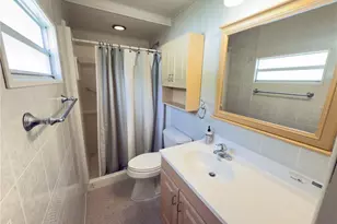 539 Mt Piney Ave NE, Saint Petersburg, FL 33702 - Photo 7