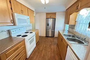 539 Mt Piney Ave NE, Saint Petersburg, FL 33702 - Photo 3