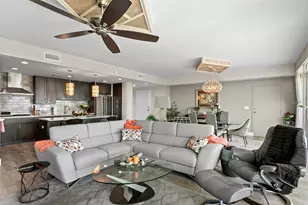 176 4th Ave NE, Saint Petersburg, FL 33713 - Photo 15