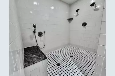 14922 Par Club Circle, Tampa, FL 33618 - Photo 9