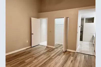 14922 Par Club Circle, Tampa, FL 33618 - Photo 11