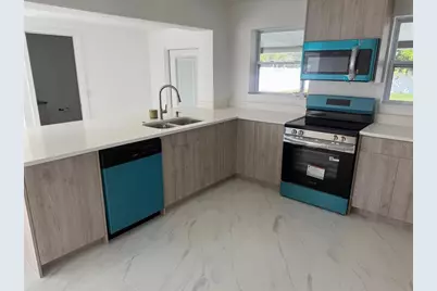 4119 Harrisburg Street NE, Saint Petersburg, FL 33703 - Photo 9