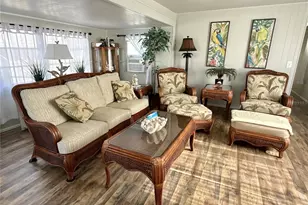 7030 Mt Arlington Dr NE, Saint Petersburg, FL 33702 - Photo 9