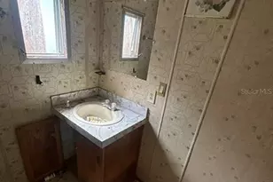 39249 Lizabeth Cir, Zephyrhills, FL 33542 - Photo 15