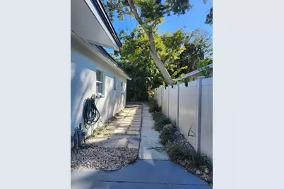1818 Shore Acres Boulevard NE, Saint Petersburg, FL 33703 - Photo 25
