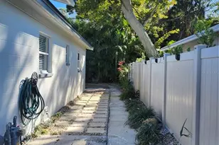 1818 Shore Acres Blvd NE, Saint Petersburg, FL 33703 - Photo 25