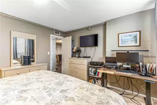 255 Dolphin Point, Clearwater Beach, FL 33767 - Photo 17