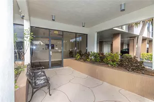 255 Dolphin Point, Clearwater Beach, FL 33767 - Photo 23